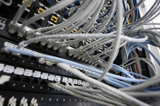 Širokopasovni internet v Ljubljani. FOTO: Leon Vidic/Delo