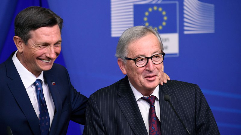 Fotografija: Juncker je prepričan, da je bilo Tajanijevo opravičilo za izjave v Bazovici pravilno. FOTO: John Thys/AFP