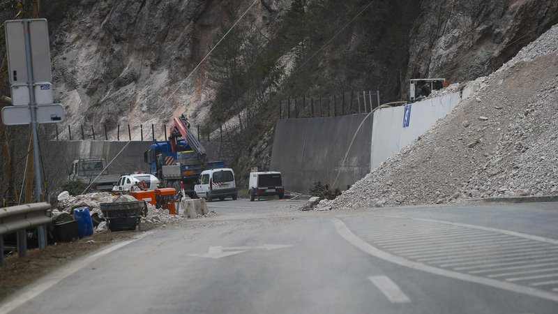 Fotografija: Cesta Zagorje-Trbovlje bo predvidoma odprta aprila. Foto Jože Suhadolnik