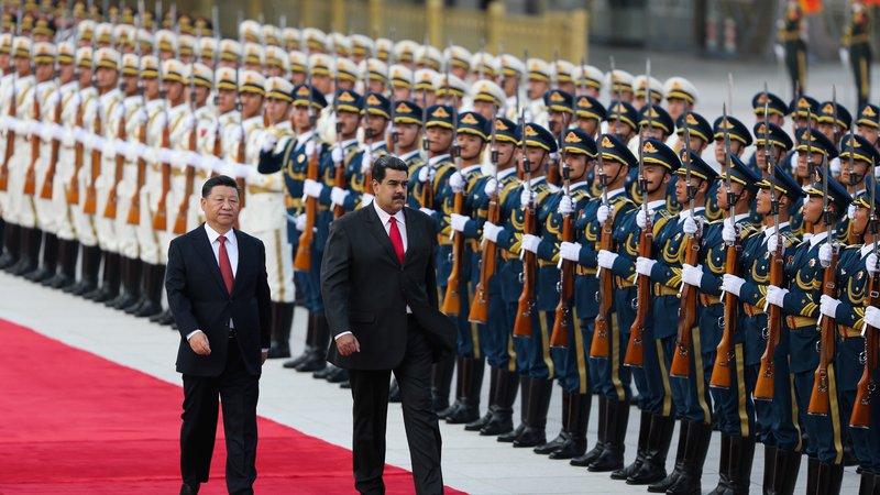 Fotografija: Peking za zdaj noče zapustiti Madurovega režima, prav tako Venezuele noče povsem prepustiti Rusiji. FOTO: Reuters