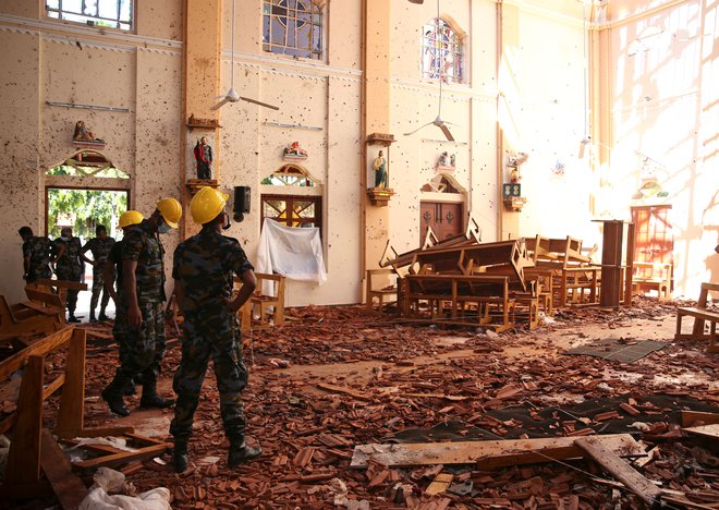 Oblasti so zaradi napadov uvedle policijsko uro in jih obravnavajo kot teroristično dejanje. FOTO: Athit Perawongmetha/Reuters