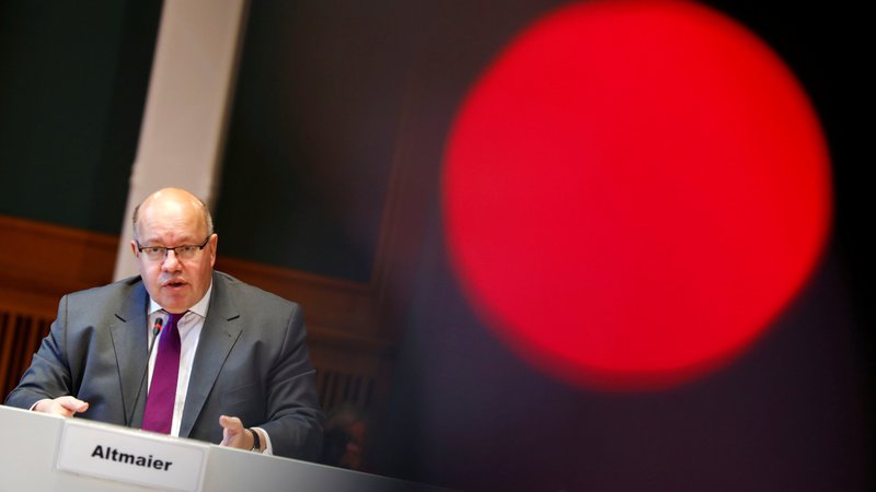 Fotografija: Nemški gospodarski minister Peter Altmaier stavi na nacionalno industrijsko strategijo. FOTO: Reuters
