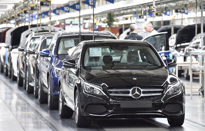 Mercedesova tovarna vozil v Bremnu. FOTO: Reuters
