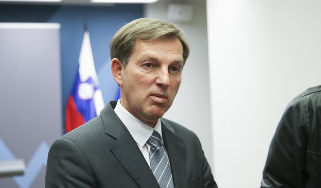 Miro Cerar si želi, da bi EIB naklonila Sloveniji ugodne in sprejemljive pogoje za posojilo. FOTO: Jože Suhadolnik