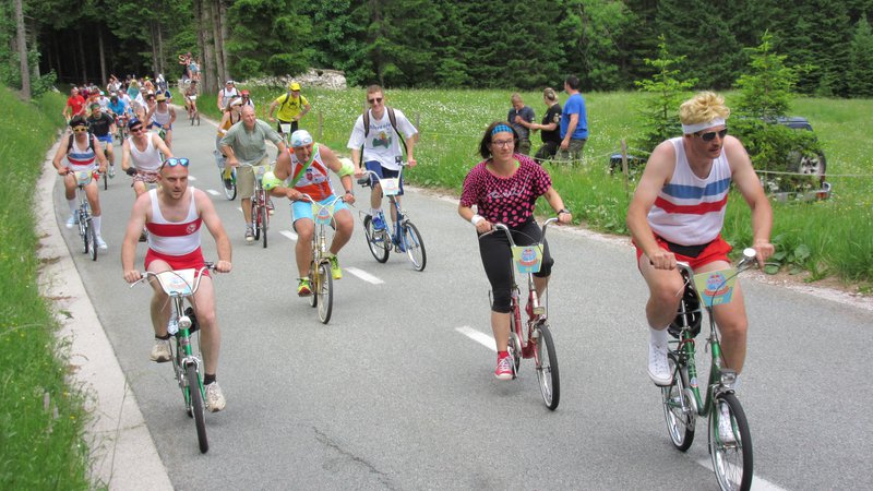 Fotografija: Več kot 1000 jih bo naskakovalo kolesarski Triglav. FOTO: Blaž Račič