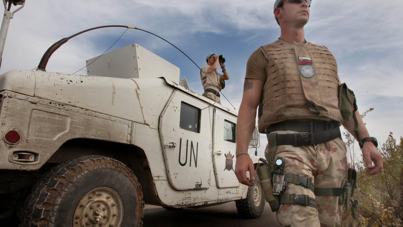 Fotografija: Stopnja ogroženosti vojakov na misiji v Maliju in Libanonu je višja od običajne, razlaga obrambni minister Karl Erjavec. FOTO: Jure Eržen/Delo