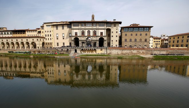 Galerija Uffizi se razteza v prvem in drugem nadstropju renesančnega poslopja. FOTO: Handout/Reuters