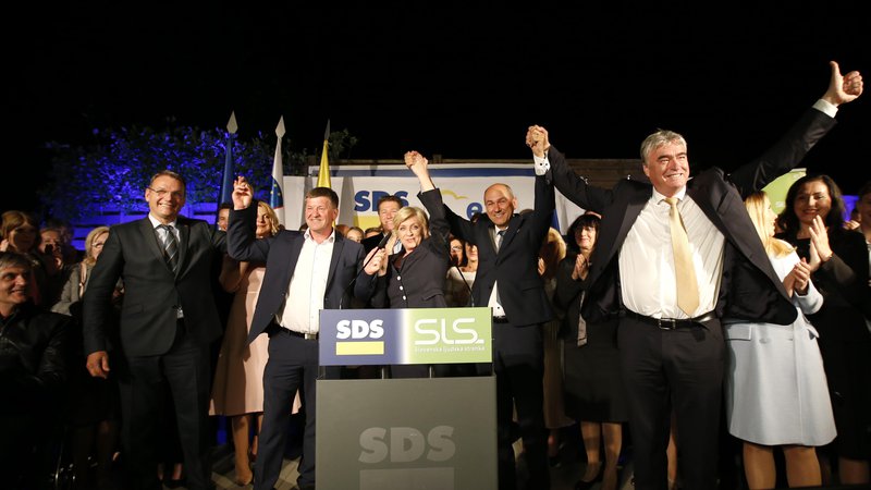 Fotografija: Kritične razprave glede tega, da je bil kot tretji na skupni listi v Evropski parlament izvoljen kandidat SLS Franc Bogovič in ne morebiti še en kandidat oziroma kandidatka SDS, danes Anže Logar ni slišal. FOTO: Matej Družnik/Delo
