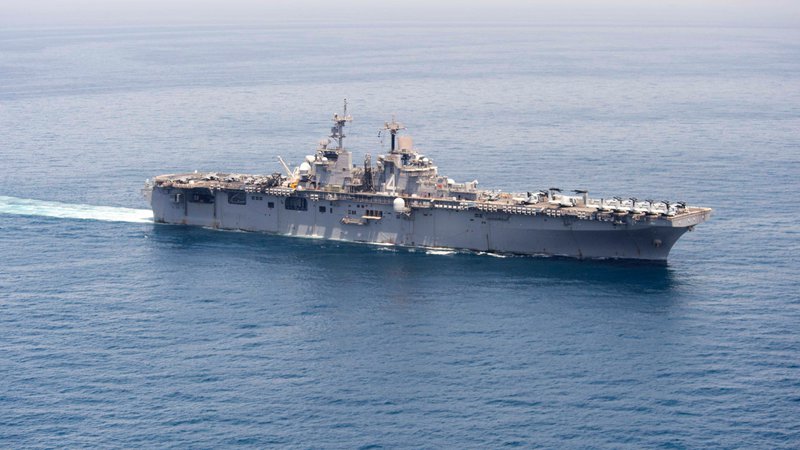 Fotografija: Ameriška mornarica je sestrelila iranski dron, potem ko je ta ogrozil vojaško ladjo USS Boxer. FOTO: Craig Z. Rodarte/AFP