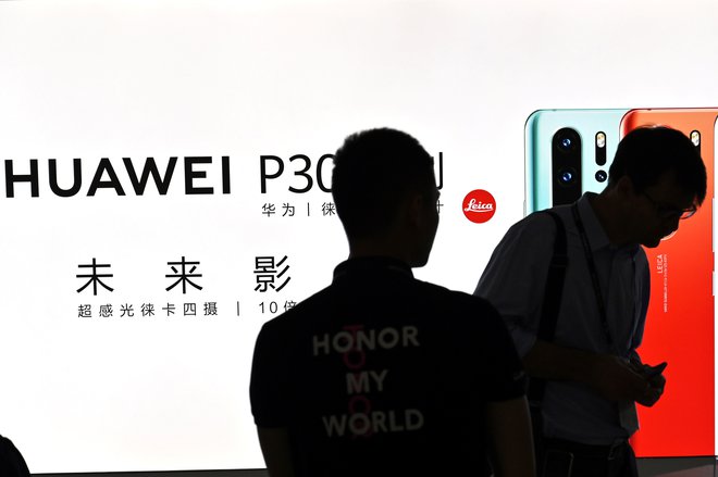 Huawei ves čas poudarja, da na nikakršen način ne predstavlja tveganja za nacionalno varnost katere koli države in da je žrtev političnih sporov. FOTO: Hector Retamal/AFP