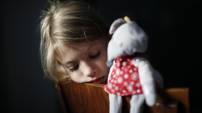 Fotografija: Neurejeno financiranje specializacij je med glavnimi vzroki, da otroci v stiski čakajo na obravnavo pri kliničnem psihologu skoraj eno leto, odrasli pa do dve leti. Foto Uroš Hočevar