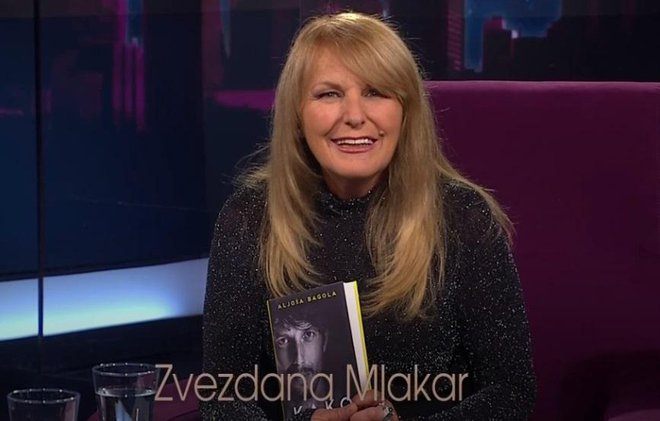 Zvezdana Mlakar med vodenjem svoje tv-oddaje. FOTO: RTV SLO