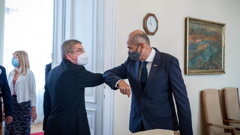 Fotografija: Thomas Bach se je sestal tudi s predsednikom vlade Janezom Janšo. FOTO: Ukom