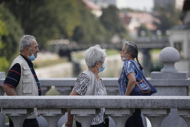 Ker vse več starejših živi v revščini, saj pokojnine ne zagotavljajo dostojne starosti, v Srebrni niti predlagajo uveljavitev univerzalnega temeljnega dohodka (UTD) za starejše od 65 let.<br />
FOTO: Leon Vidic/Delo