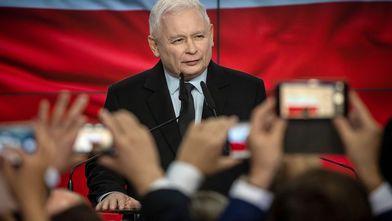 Fotografija: Vodja poljske vladajoče stranke Jaroslaw Kaczynski. FOTO: Wojtek Radwanski/Afp