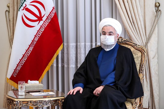 V Iranu so potrdili najvišje število smrti v enem dnevu. Na fotografiji predsednik Hasan Rohani. FOTO: AFP