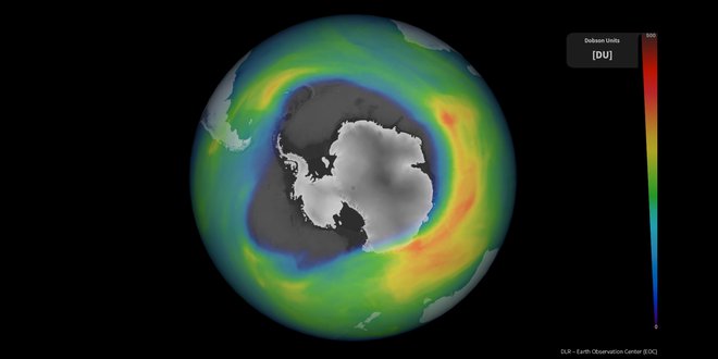 Letos je ozonska luknja nad Antarktiki med največjimi v zadnjih letih, kažejo podatki satelita Copernicus Sentinel-5P. Foto Esa