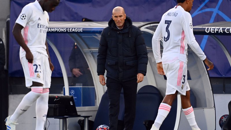 Fotografija: Zinedine Zidane bo moral Real rešiti iz krize. FOTO: AFP