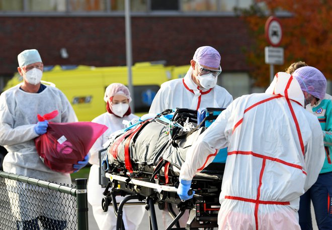 Nemčija se, podobno kot večina evropskih držav, bori proti drugeamu valu novega koronavirusa. FOTO: Piroschka Van De Wouw/Reuters