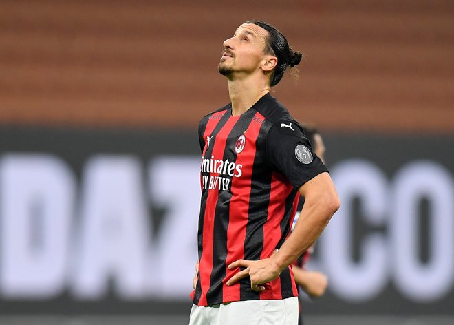 Zlatan Ibrahimović je z enajstmetrovke streljal čez vrata, a v sodnikovem dodatku le preprečil prvi ligaški poraz vodilnega Milana. FOTO: Daniele Mascolo/Reuters