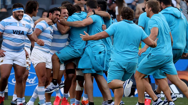 Fotografija: Argentinski ragbisti so se razveselili senzacionalne zmage nad ekipo All Blacks. FOTO: David Gray/AFP