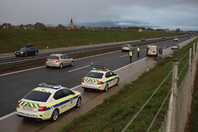 Po mnenju nekaterih se z ustanovitvijo avtocestne policije samo kopičijo šefovska mesta in povečuje administracija. FOTO: Špela Ankele/Slovenske novice