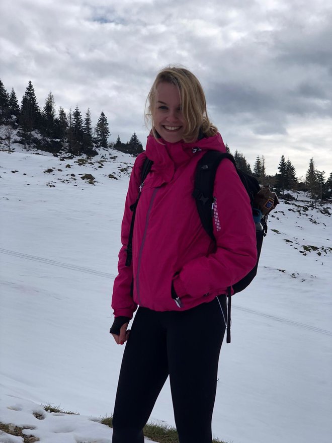 Nizozemka Isabel Schoonakker na izletu na Veliki planini. FOTO: osebni arhiv