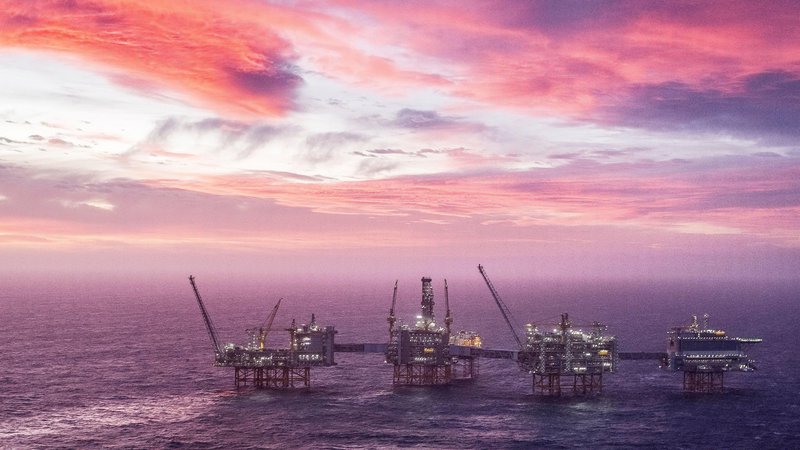 Fotografija: Dohodkom od nafte se Norveška še ne bo odpovedala. FOTO: Reuters