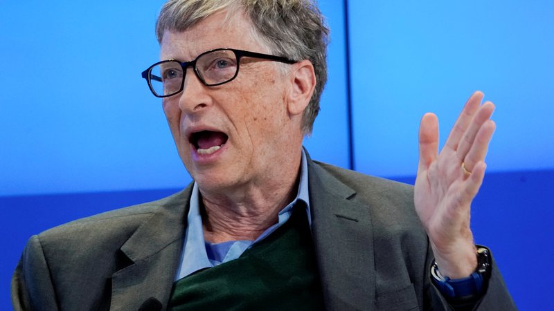 Fotografija: Bill Gates opozarja, da bo za odpravo podnebne krize treba spodbujati inovacije in finančno obremeniti onesnaževalce. FOTO: Denis Balibouse/Reuters