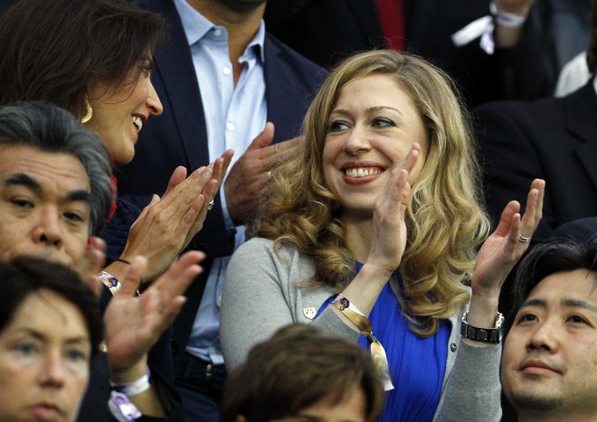 Chelsea Clinton se že dolgo navdušuje nad nogometom, takole si je julija 2011 ogledala tudi finale ženskega SP v Frankfurtu. FOTO: Kai Pfaffenbach/Reuters