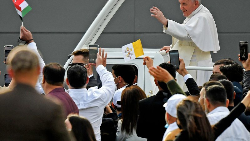Fotografija: Papeževa maša na stadionu je sicer potekala v znamenju poostrenih varnostnih ukrepov. FOTO: AFP