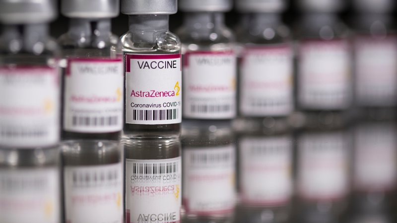 Fotografija: Do 7. marca je bilo s tem cepivom v Sloveniji cepljenih 23.734 oseb. FOTO: Dado Ruvic/Reuters