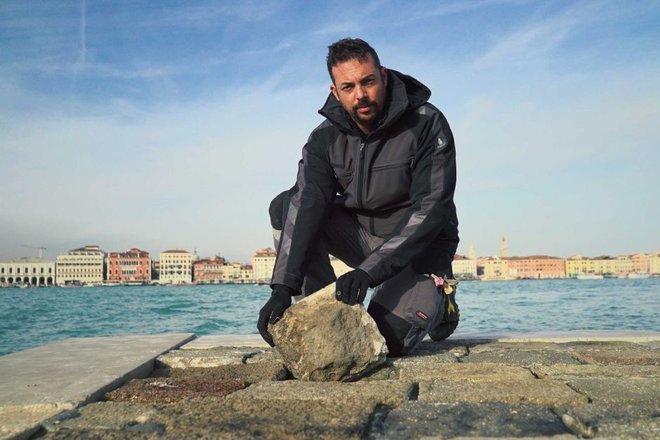 Tomasso Cacciari je že leta duša upora Benečanov proti velikim turističnim križarkam. FOTO: No Grande Navi