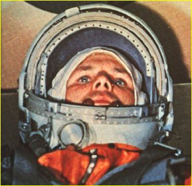 Gagarin je obkrožil Zemljo, slab mesec za njim so rob vesolja dosegli tudi Američani. FOTO: AFP