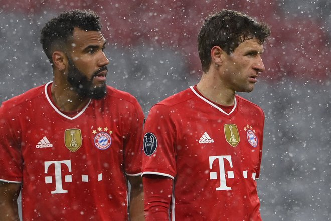 Bayernnova strelca Eric Maxim Choupo-Moting (levo) in Thomas Müller bi olahko zabila še kakšen gol več. FOTO: Christof Stache/AFP
