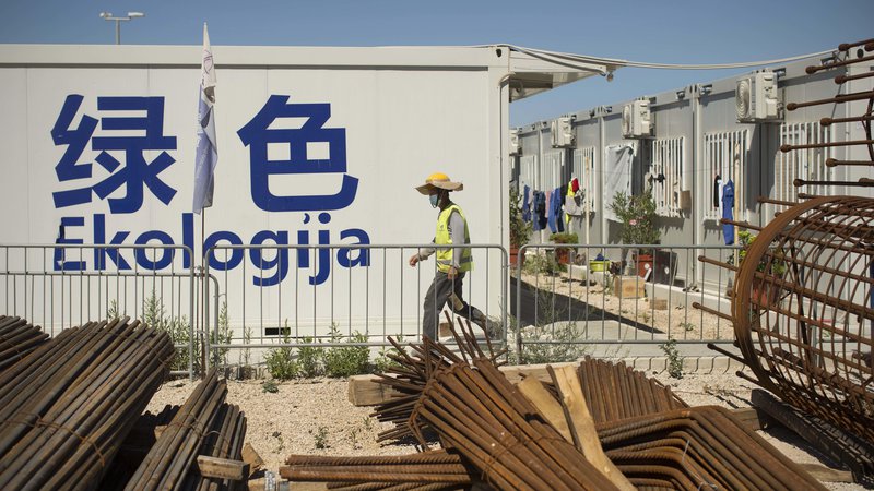 Fotografija: Na Hrvaškem in v Črni gori gradi isto kitajsko podjetje. V prvi roke prehitevajo, v drugi zelo zamujajo. FOTO:  Jure Eržen