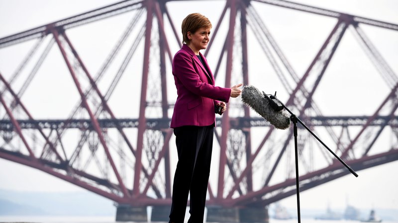 Fotografija: Prva ministrica in vodja Škotske narodne stranke Nicola Sturgeon je prepričana, da je prihodnost Škotske v Evropski uniji. Foto: Andy Buchanan/Reuters