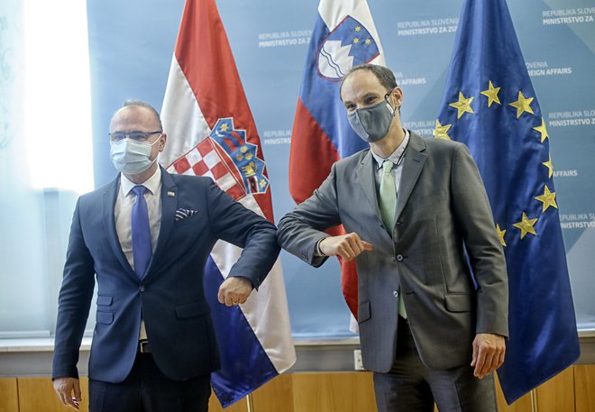 Hrvaški zunanji minister trdi, da slovenski non-paper ne obstaja, Slovenija pa podpira pot Hrvaške v schengen in evrsko skupino.<br />
FOTO: Blaž Samec/Delo