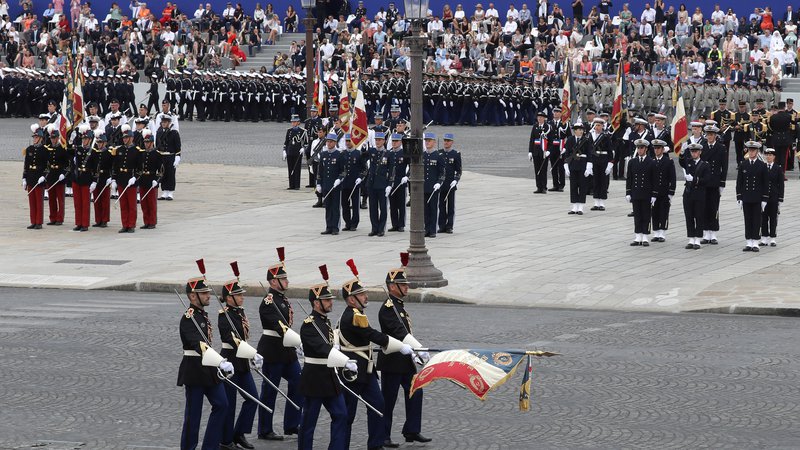 Fotografija: Vojska ima pomembno mesto v družbi. FOTO: Reuters