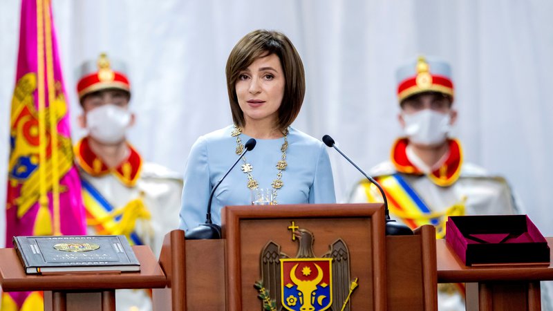 Fotografija: Prozahodna predsednica države Maia Sandu stopnjuje spopad proti svojemu proruskemu predhodniku Igorju Dodonu.
FOTO: Reuters