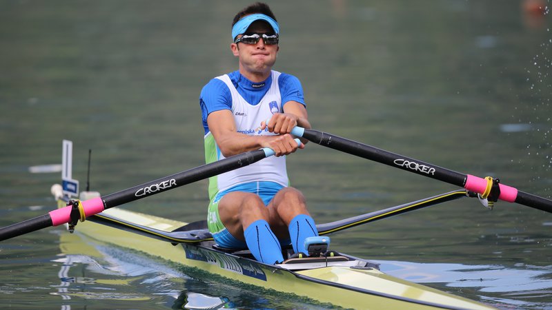 Fotografija: Veslač v enojcu Rajko Hrvat bo sredi meseca nastopil na olimpijskih kvalifikacijah v Luzernu. FOTO: Igor Zaplatil