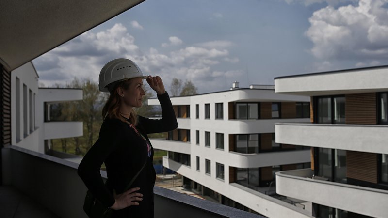 Fotografija: V času socializma so v Sloveniji množično gradili stanovanja. FOTO: Blaž Samec/Delo
