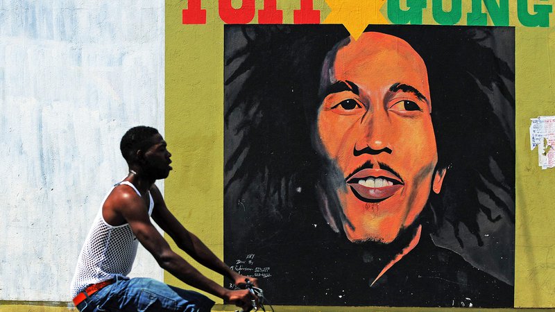 Fotografija: Bob Marley še vedno pooseblja glas zatiranih. FOTO: Jewel Samad/AFP