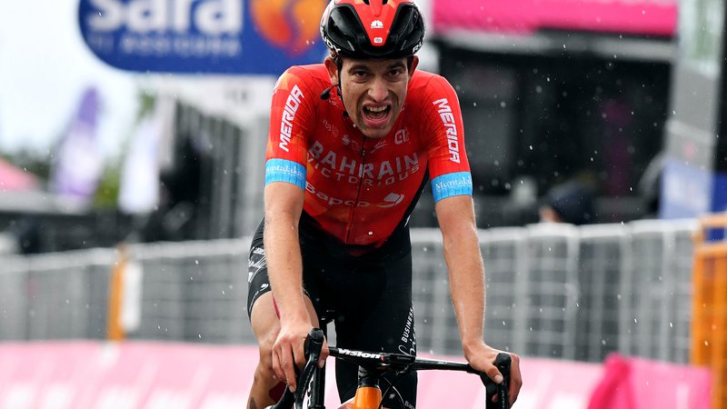 Fotografija: Gino Mäder je v svojo korist odločil šesto etapo dirke po Italiji. FOTO: Jennifer Lorenzini/Reuters