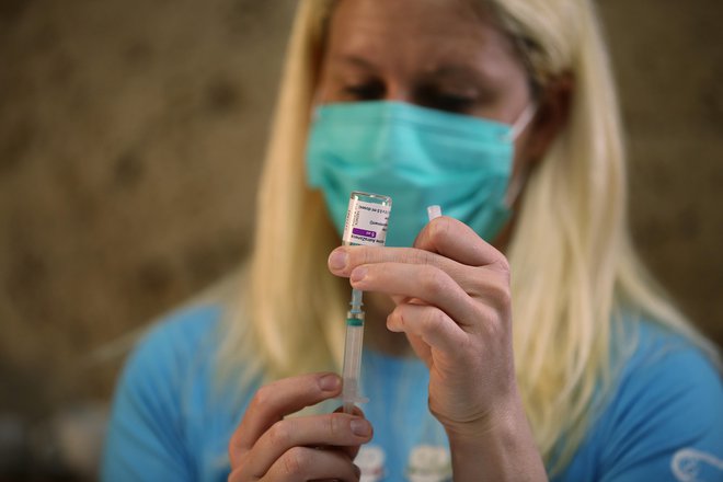 Mnenja o tem, ali gre pri ukrepu PCT – prebolevniki, cepljeni, testirani za diskriminacijo ali ne, so različna. FOTO: Leon Vidic/Delo