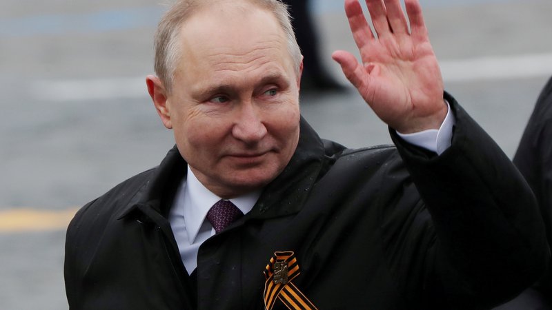 Fotografija: Ruski predsednik Vladimir Putin mora spet miriti sovražni južnokavkaški sosedi. FOTO: Evgenija Novoženina/Reuters