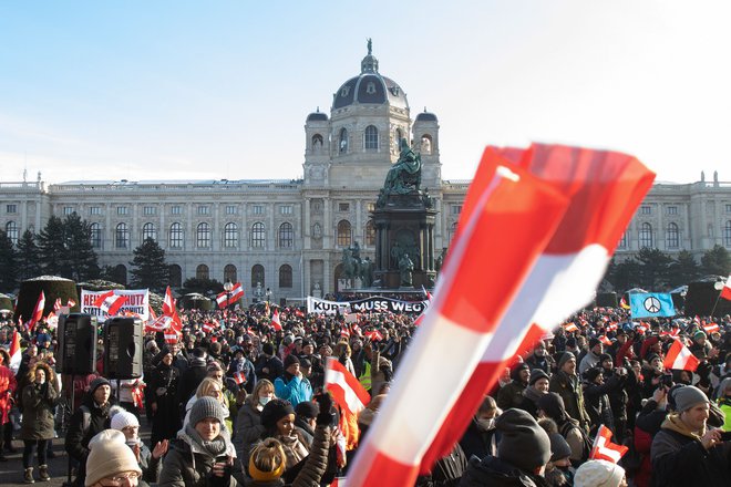 Avstrijci se bodo lahko 10. junija razveselili novih sprostitev v javnem življenju. FOTO: Alex Halada/Afp