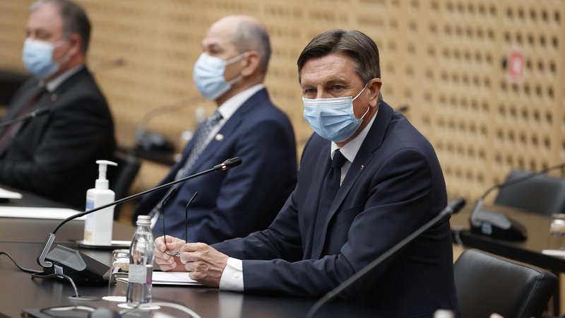 Fotografija: Iz opozicije je prišlo tudi mnenje, da je koalicija med Borutom Pahorjem in Janezom Janšo očitno še trdna. FOTO: Leon Vidic/Delo