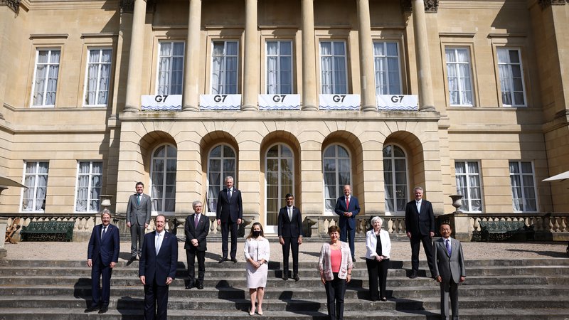 Fotografija: Predsatvniki držav skupine G7. FOTO: Henry Nicholls/Reuters