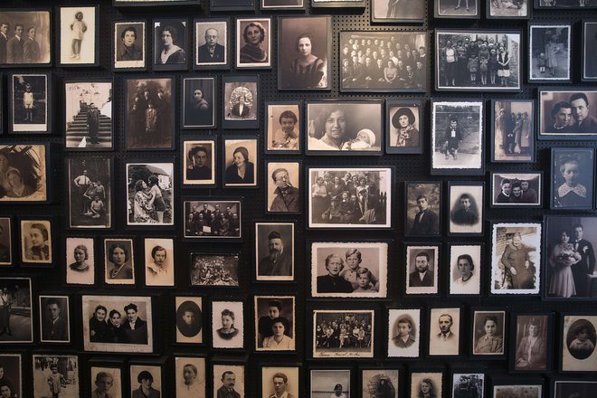Divizija, katere del je bil Dushman je štela 12.000 članov, od česar jih je preživelo zgolj 69. Na sliki fotografije zapornikov v koncentracijskem taborišču Auschwitz. FOTO: Joel Saget/AFP
